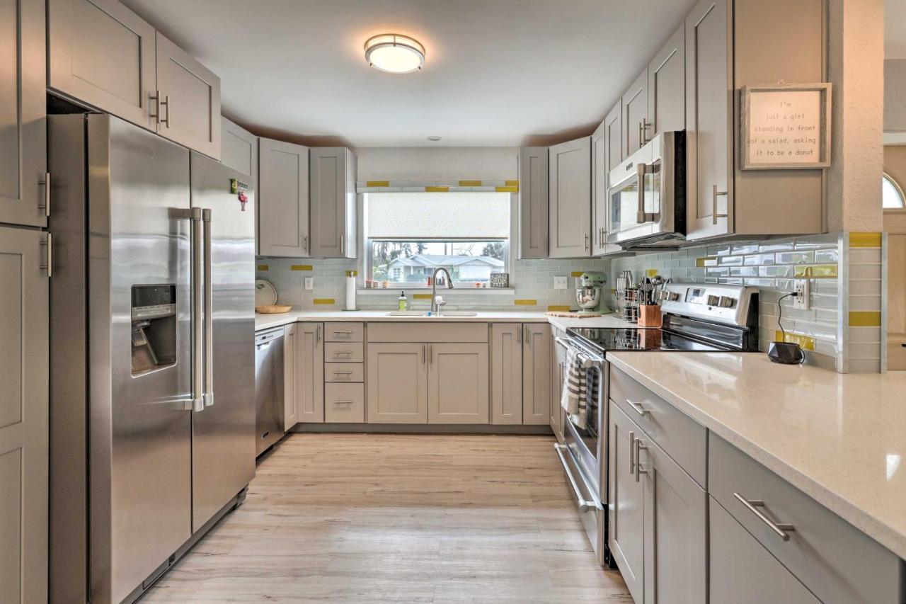 Bright Bungalow With Porch Walk To Ormond Beach! Extérieur photo